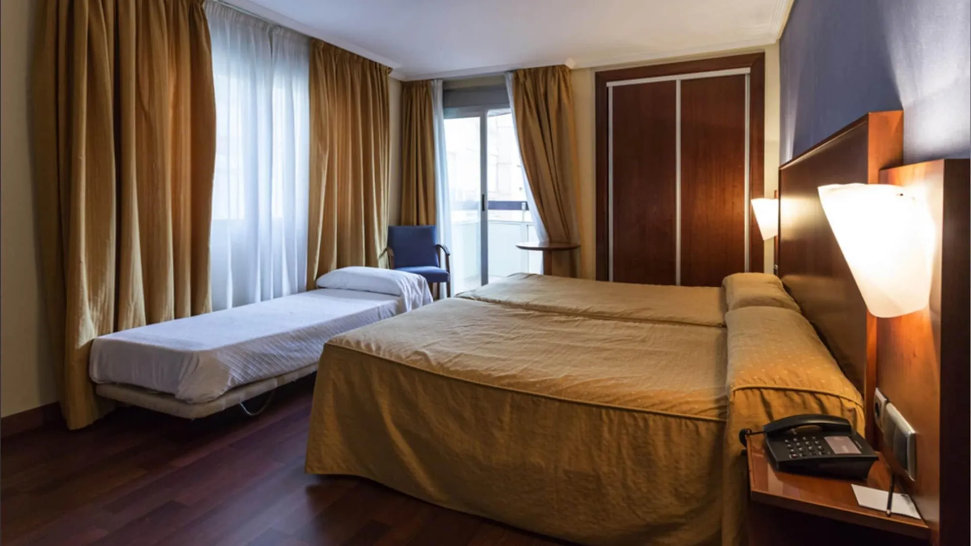 Torreluz Centro Hotel